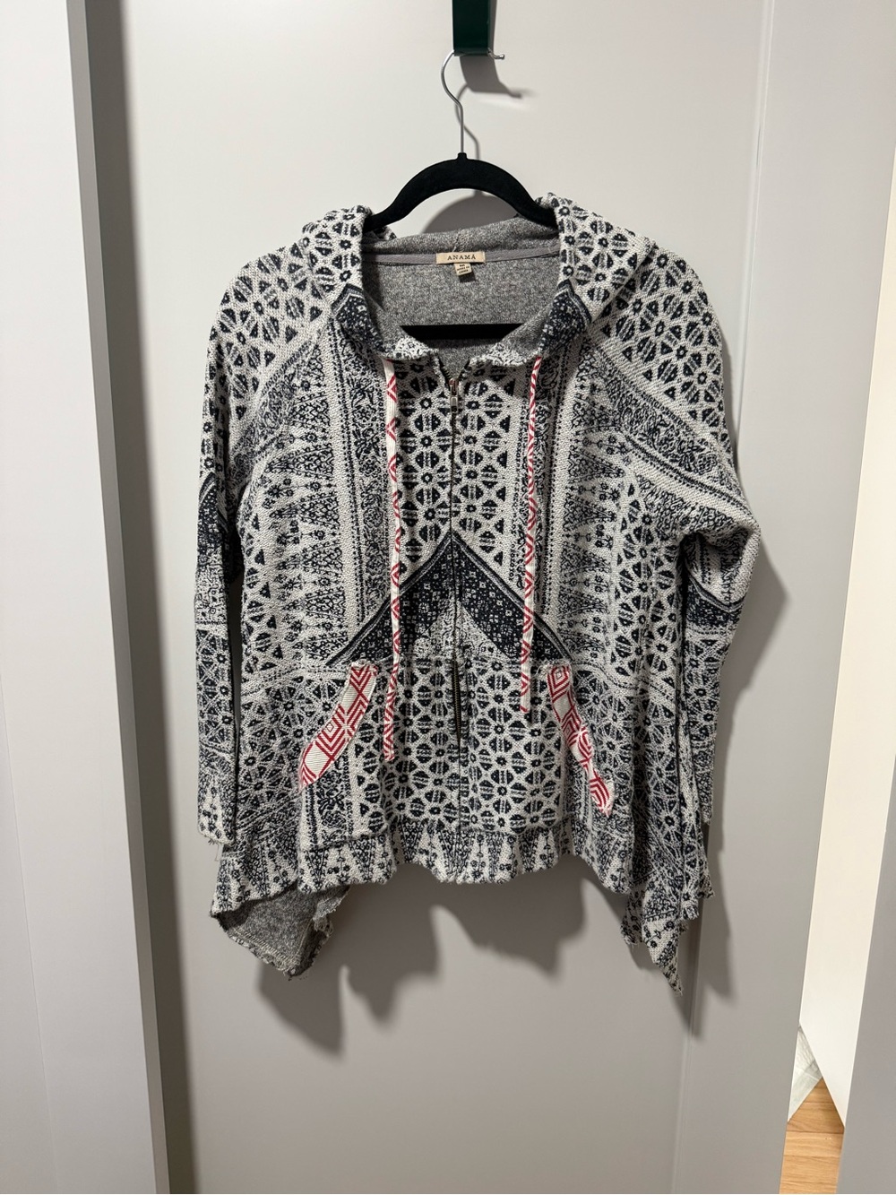 Anamá Heather Gray Knit Sweatshirt